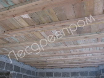 Перекрытия в доме - балки деревянные 100х200 мм